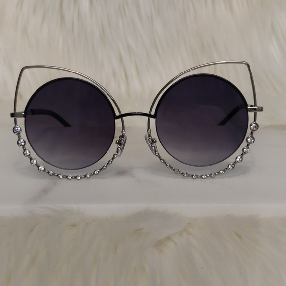 New Luxury Rhinestone Cateye Sunglasses - Picture 7 of 8